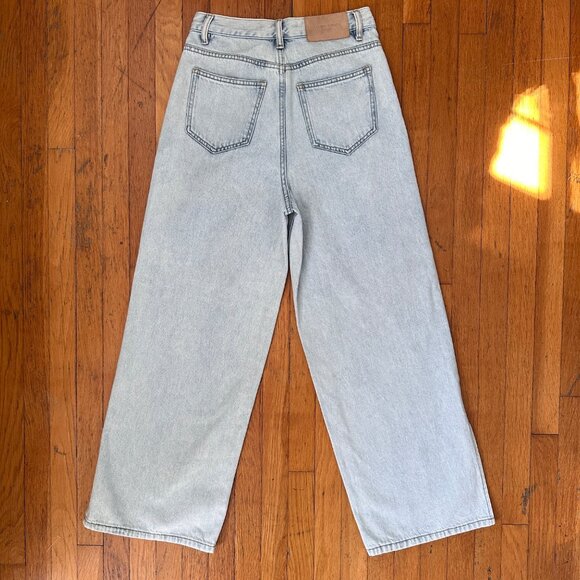 Urban Revivo Women's High Rise Light Wash Wide Leg Jeans, Size 6 - Picture 3 of 9